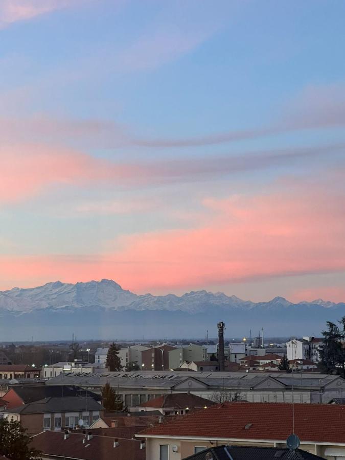 Bed and Breakfast Vicino A Tutto Vercelli Exterior foto